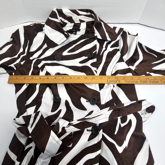 Zebra Print Double-Breasted Trench Coat - Picture 3 of 15